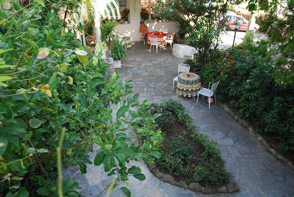 La Brise Hotel